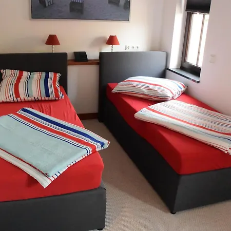 Apartment Neu! Moderne Naehe Plauer *